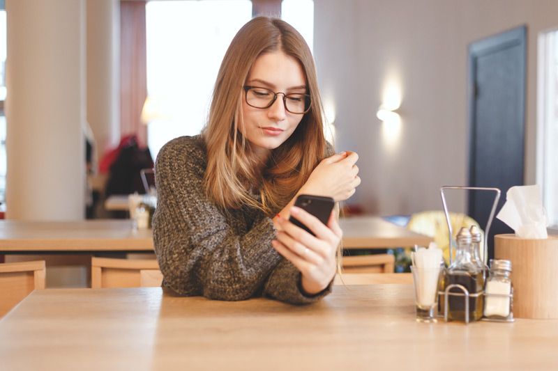 Tipe perempuan yang disukai laki laki cerdas