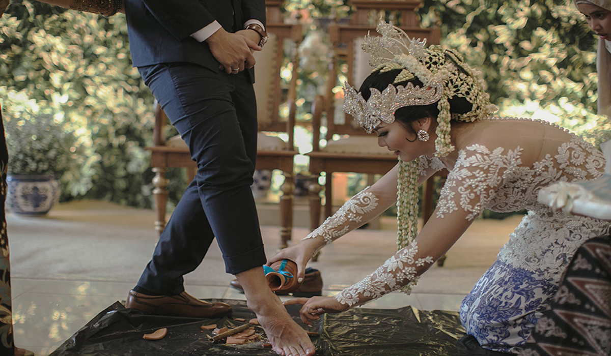 Makna 8 Langkah Prosesi Pernikahan Adat Sunda Yang Megah Dan Indah